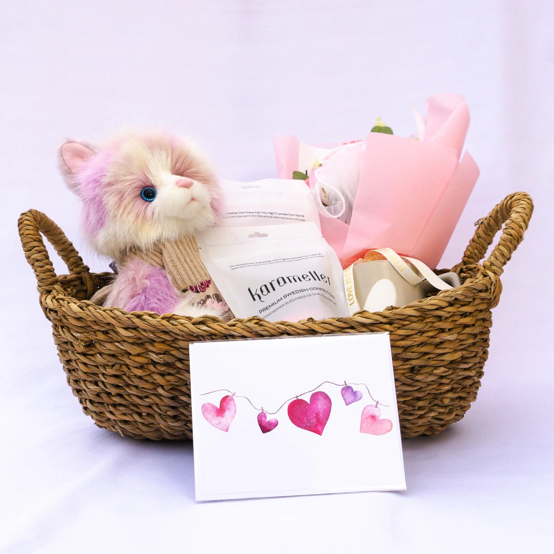 Snuggly Love Basket - Plush Teddies LLCPlush Teddies Keepsake Treasures Snuggly Love Basket